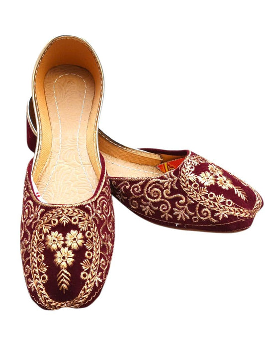 Women Velvet Khussa with Gold Thread Work
