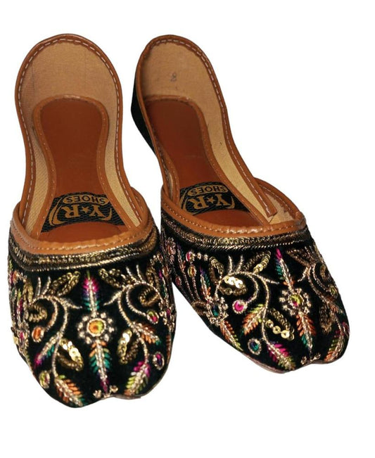 Women's Embroidered Khussa Pair Set